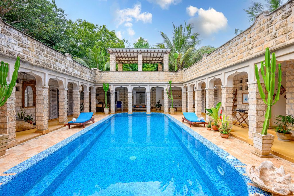 Property photo 1 of 35