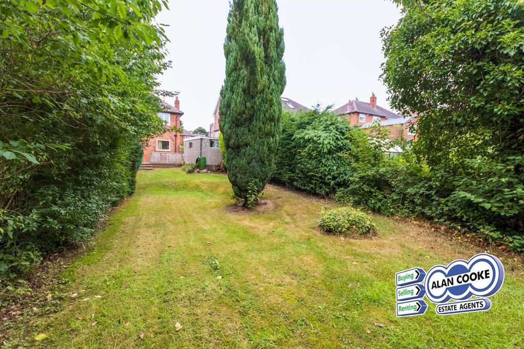 Property photo 2 of 16 Outside