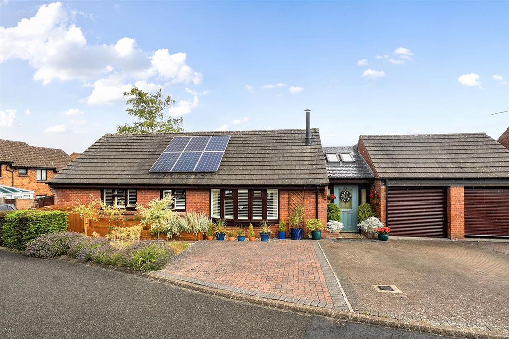 Property photo 1 of 25 1327733-19-6878Fa13c665E.Jpg