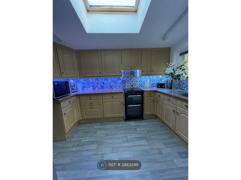 Property photo 3 of 13 Kitchen