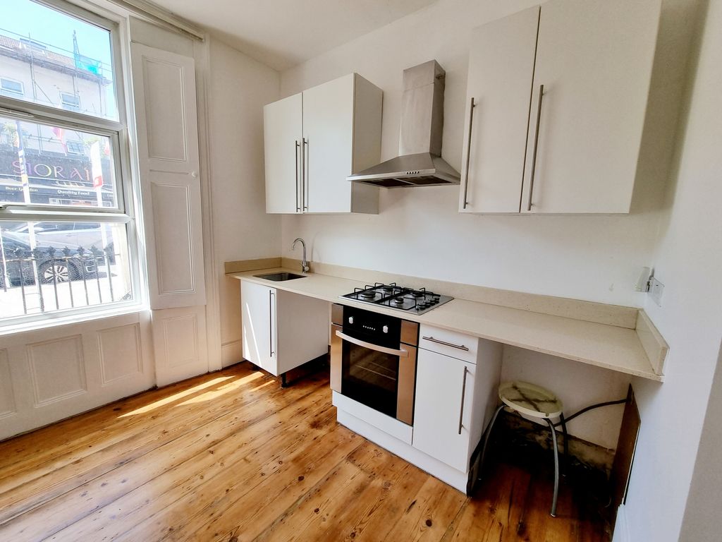 Property photo 3 of 6 Photo 2