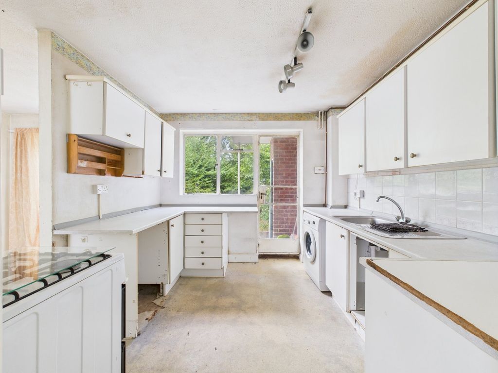 Property photo 2 of 15 Kitchen