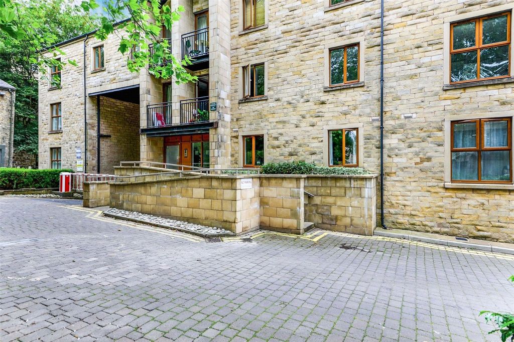 Property photo 1 of 10 Front Entrance