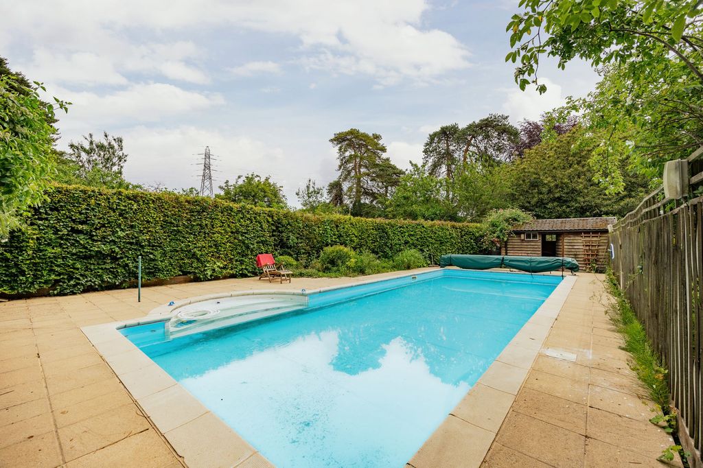 Property photo 2 of 31