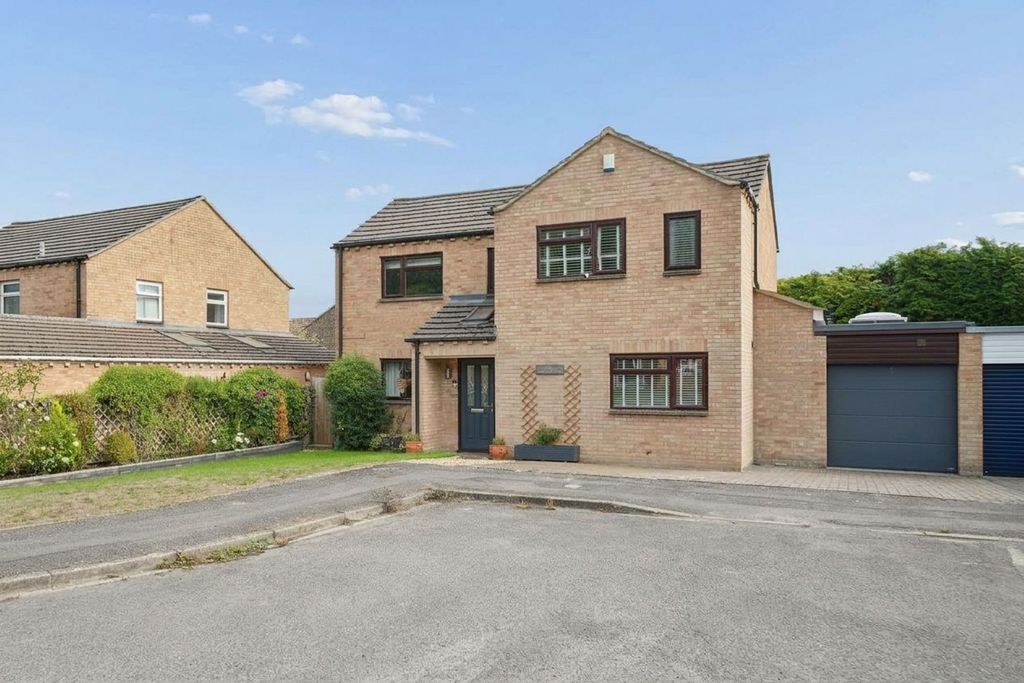 Property photo 1 of 33