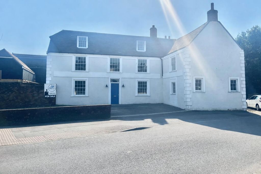 Property photo 1 of 3