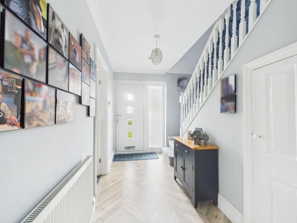 Property photo 3 of 25