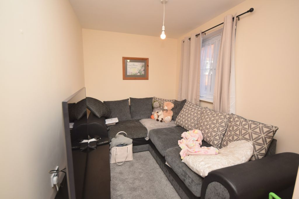 Property photo 3 of 7 Lounge