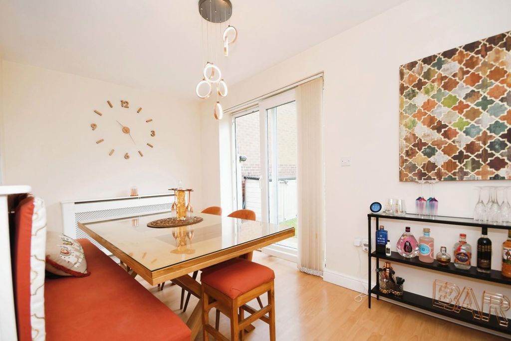 Property photo 1 of 21 Dining Area