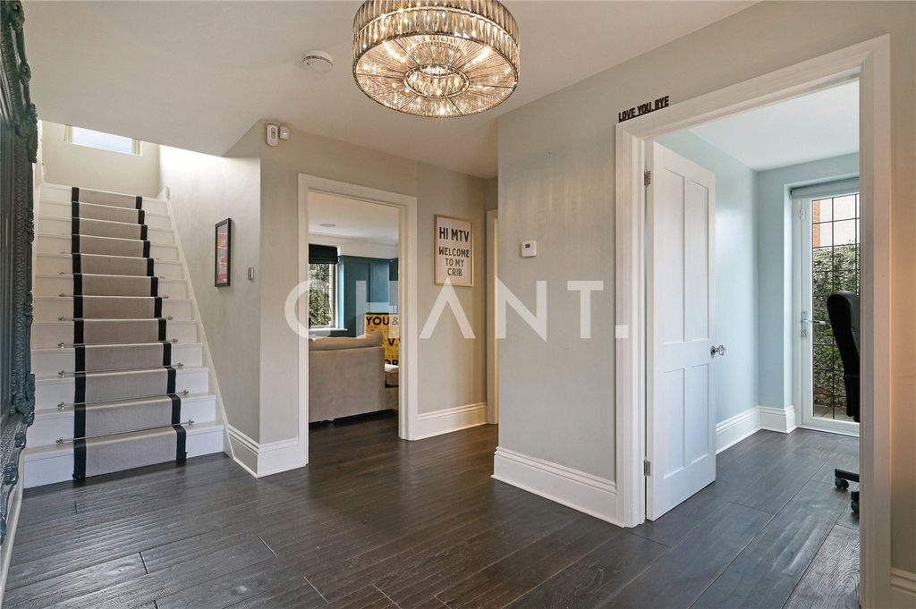 Property photo 3 of 15 Picture No. 21