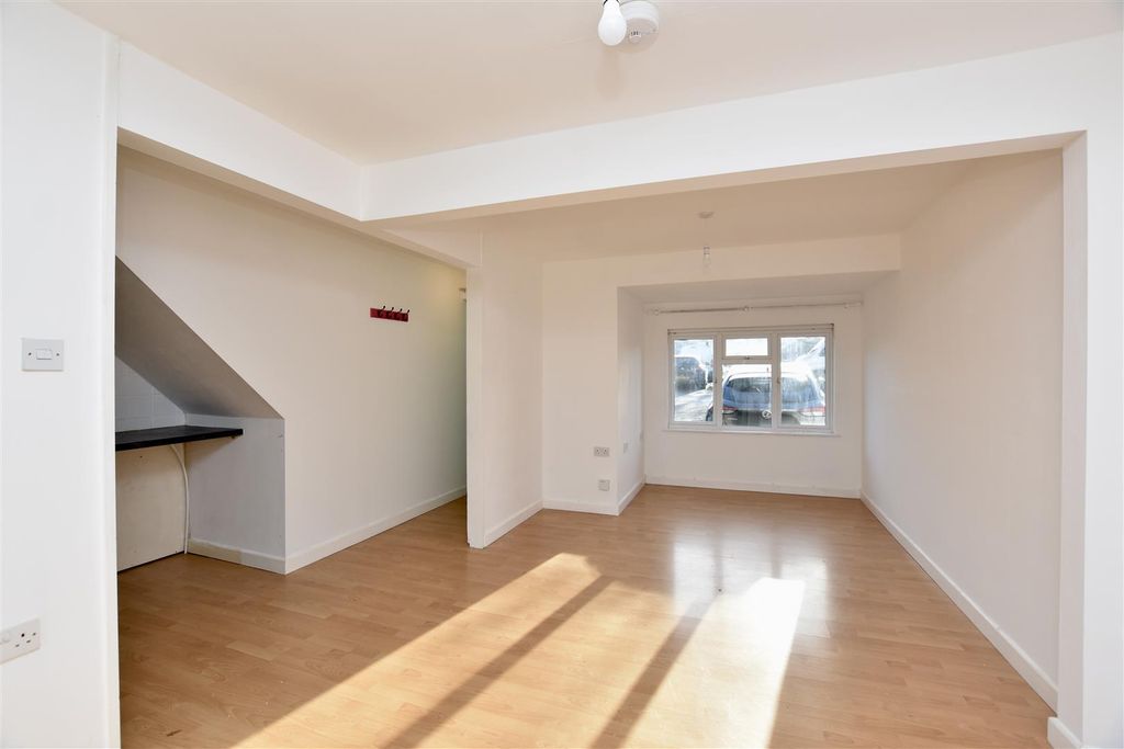 Property photo 2 of 11 Living Room