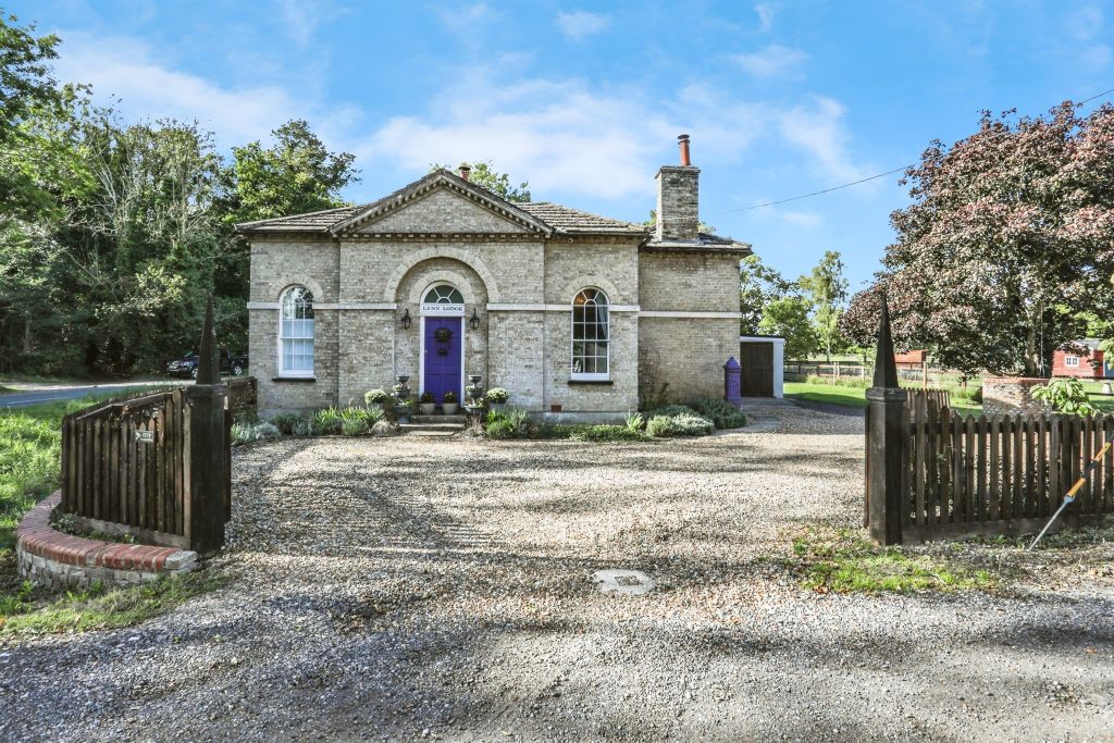 Property photo 1 of 17