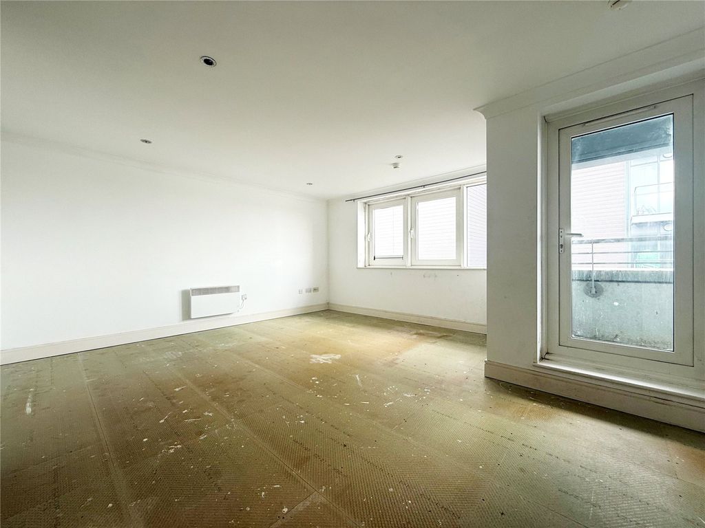 Property photo 2 of 10 Picture No. 17
