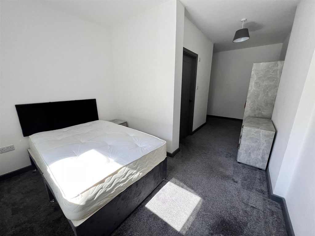 Property photo 2 of 6 48A2B907-Fe65-4Aef-9Adf-219c1d0c5033.Jpg