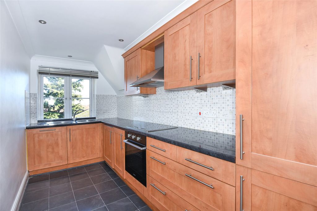 Property photo 2 of 8 Picture No. 13