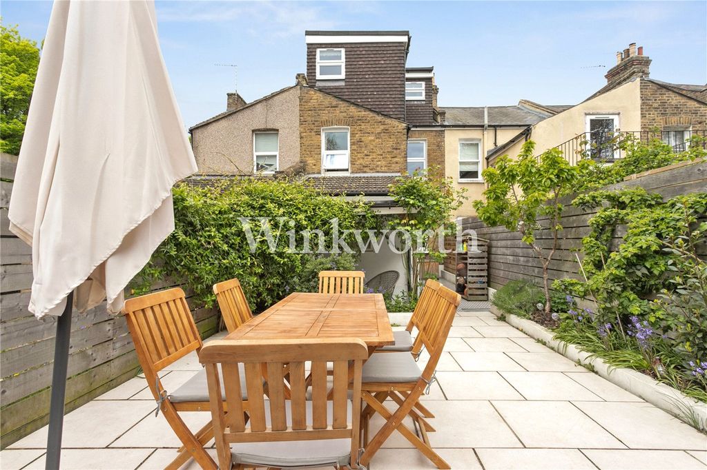 Property photo 3 of 20 Picture No. 05
