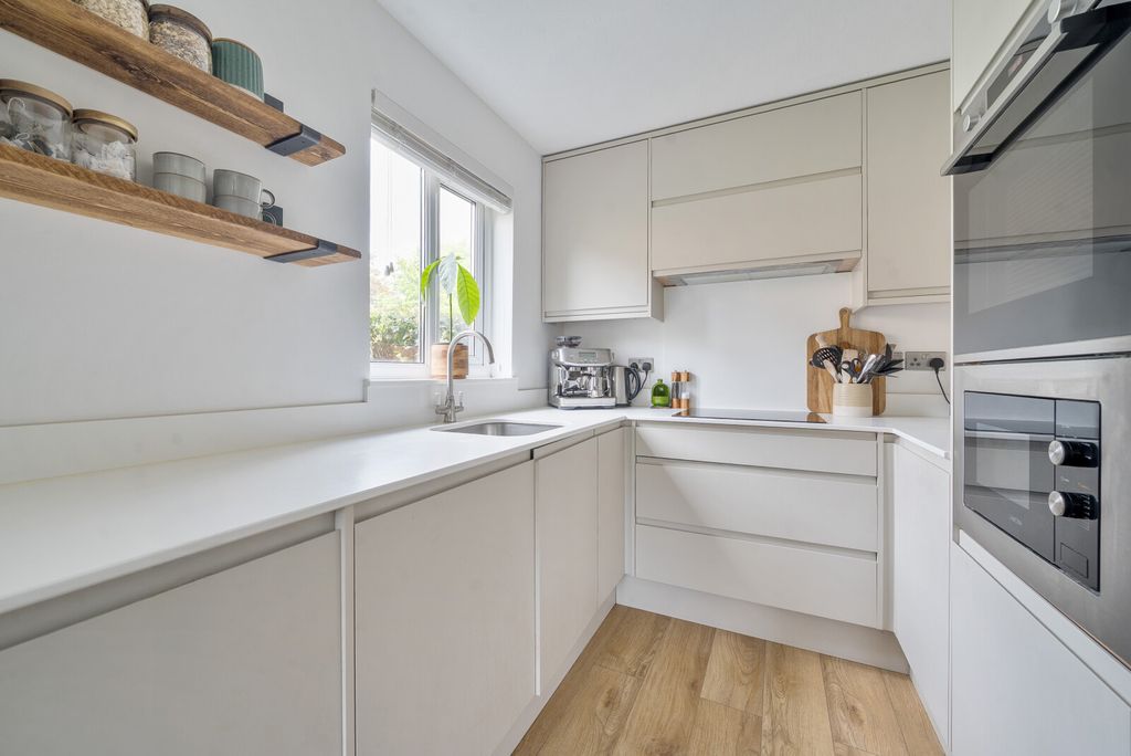 Property photo 2 of 10 1301306-7-68385d7...