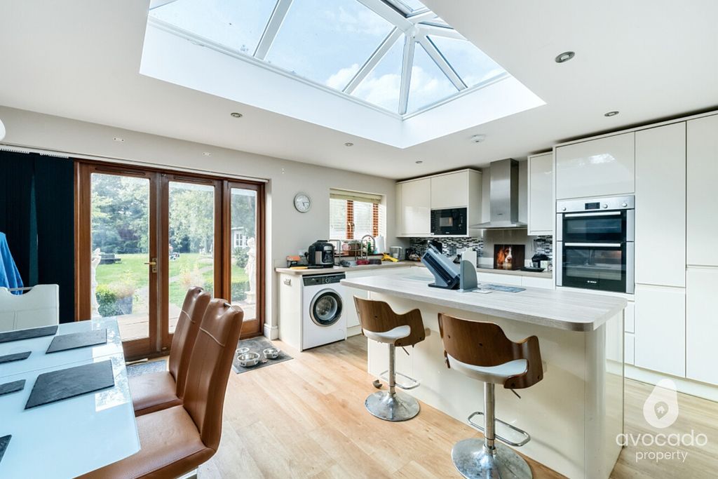 Property photo 3 of 20 4205933