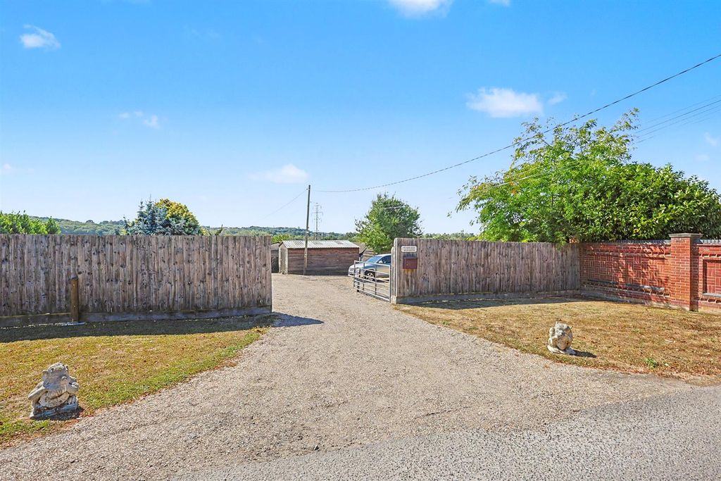 Property photo 2 of 20