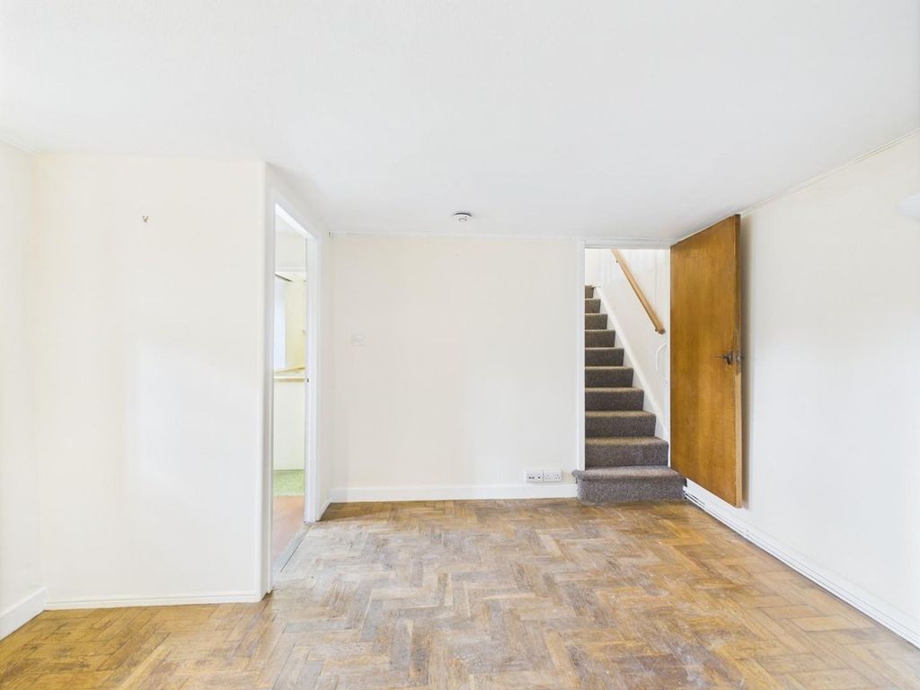 Property photo 3 of 34 Living Room