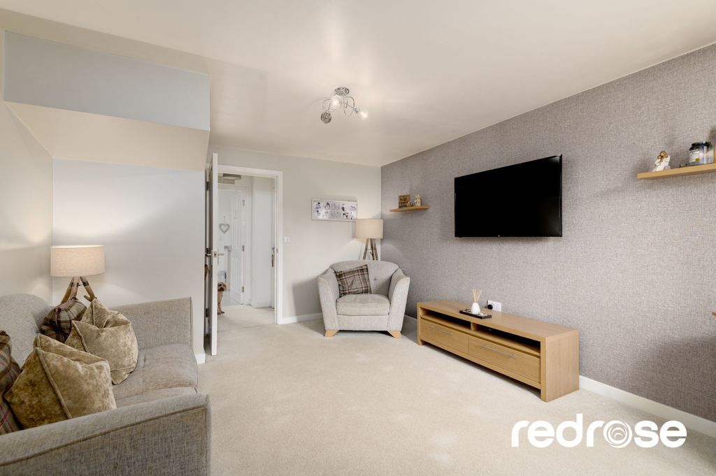 Property photo 2 of 33 Web_9 Lincoln Drive-09