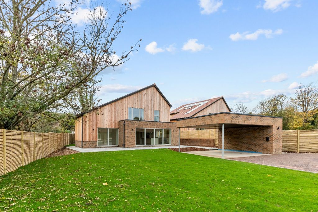 Property photo 1 of 32 4740981