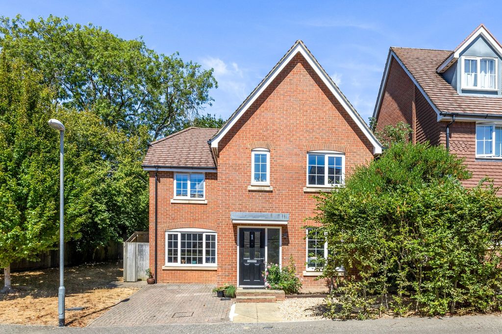 4 bed detached house for saleThe Alders, Billingshurst RH14