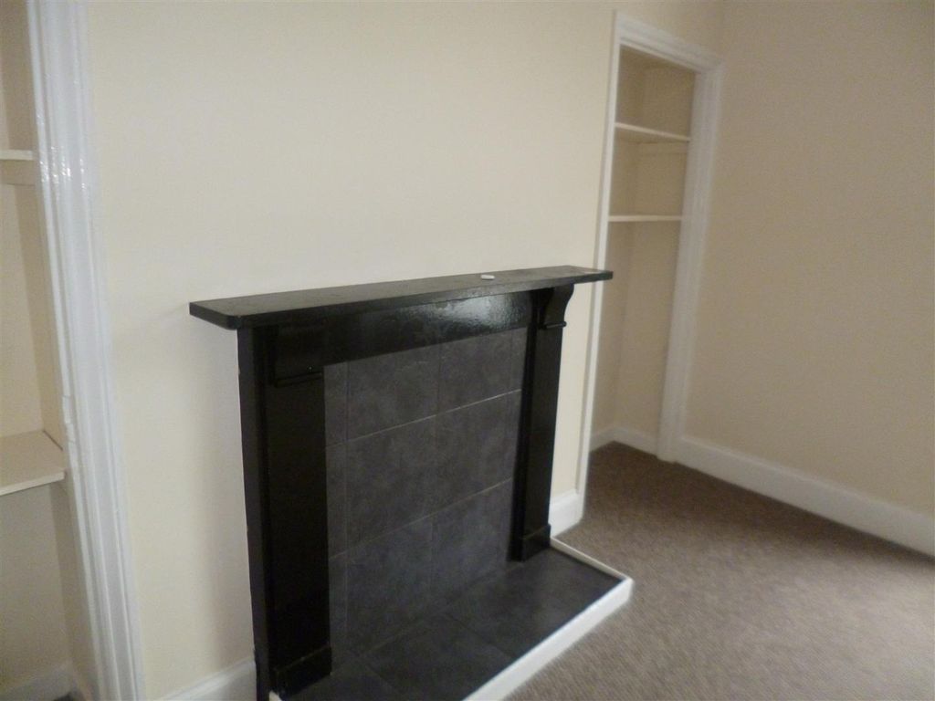 Property photo 2 of 12 15 Page Street Top Flat 6.Jpg