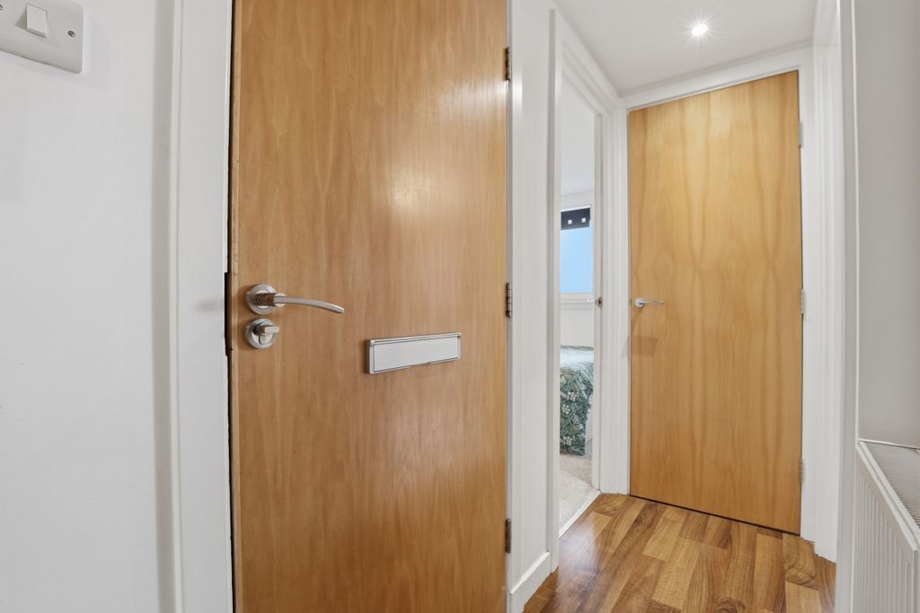 Property photo 3 of 34