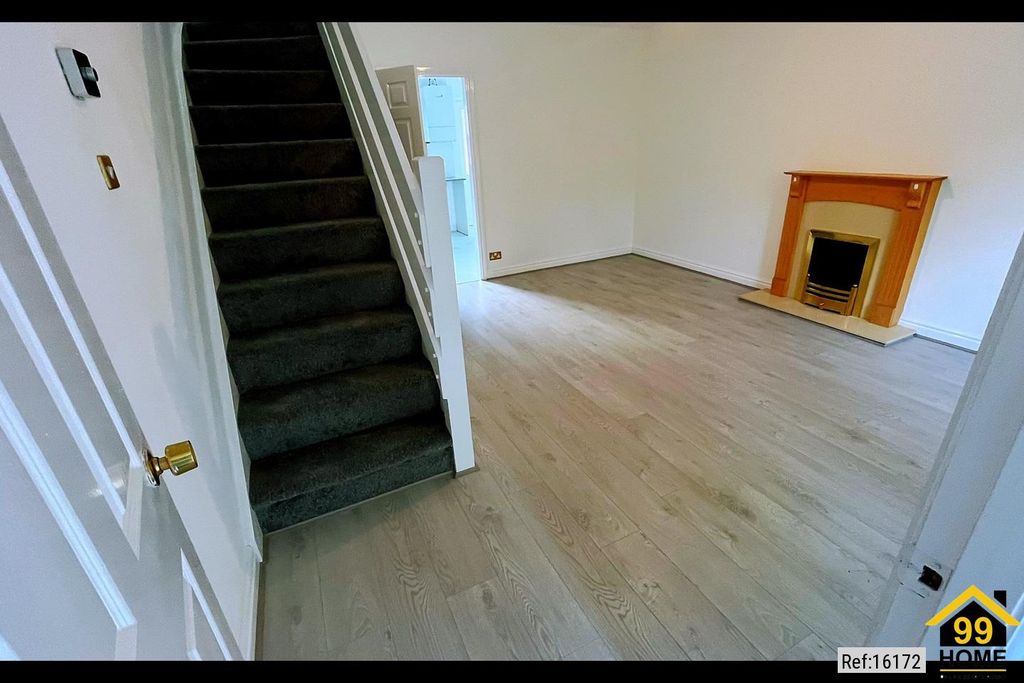 Property photo 2 of 9 Photo 1