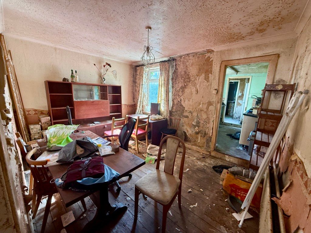 Property photo 3 of 9 Dining Room
