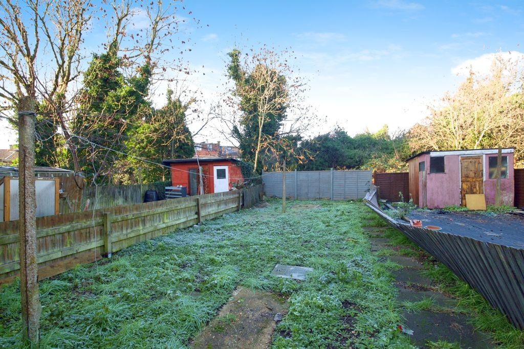 Property photo 2 of 12 Garden