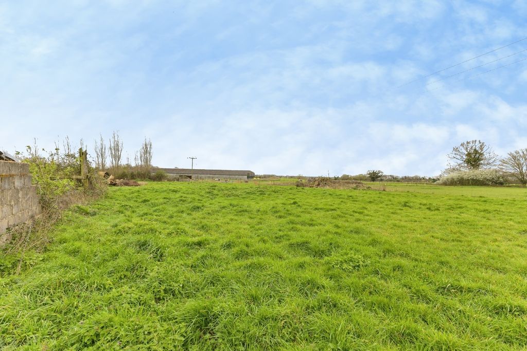 Property photo 3 of 22 Pbox-Img.Jpg