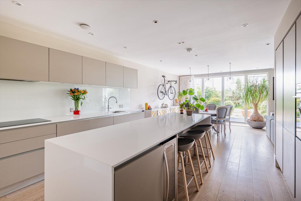 Property photo 3 of 15 Image