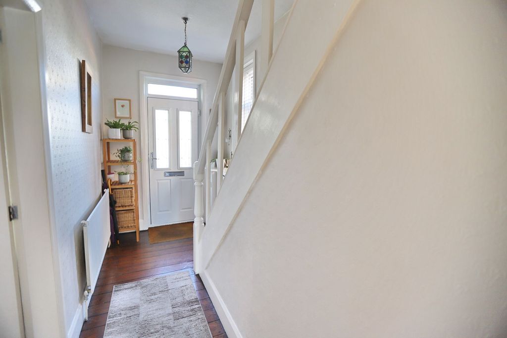 Property photo 2 of 23