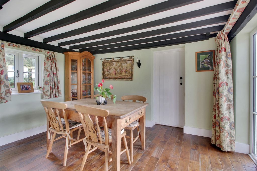 Property photo 3 of 23