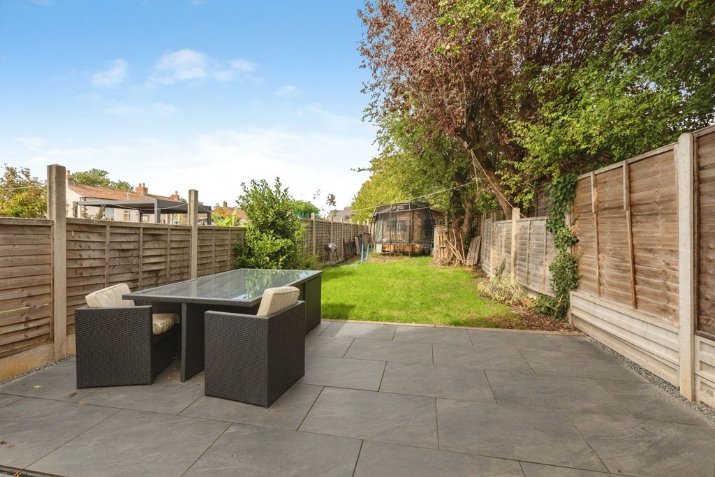 Property photo 3 of 28 Pbox-Img.Jpg