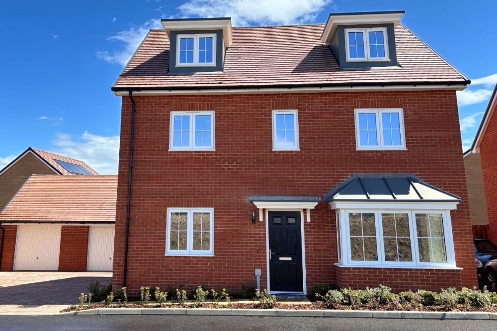 Property photo 1 of 9 270 The Windsor Crown Meadows