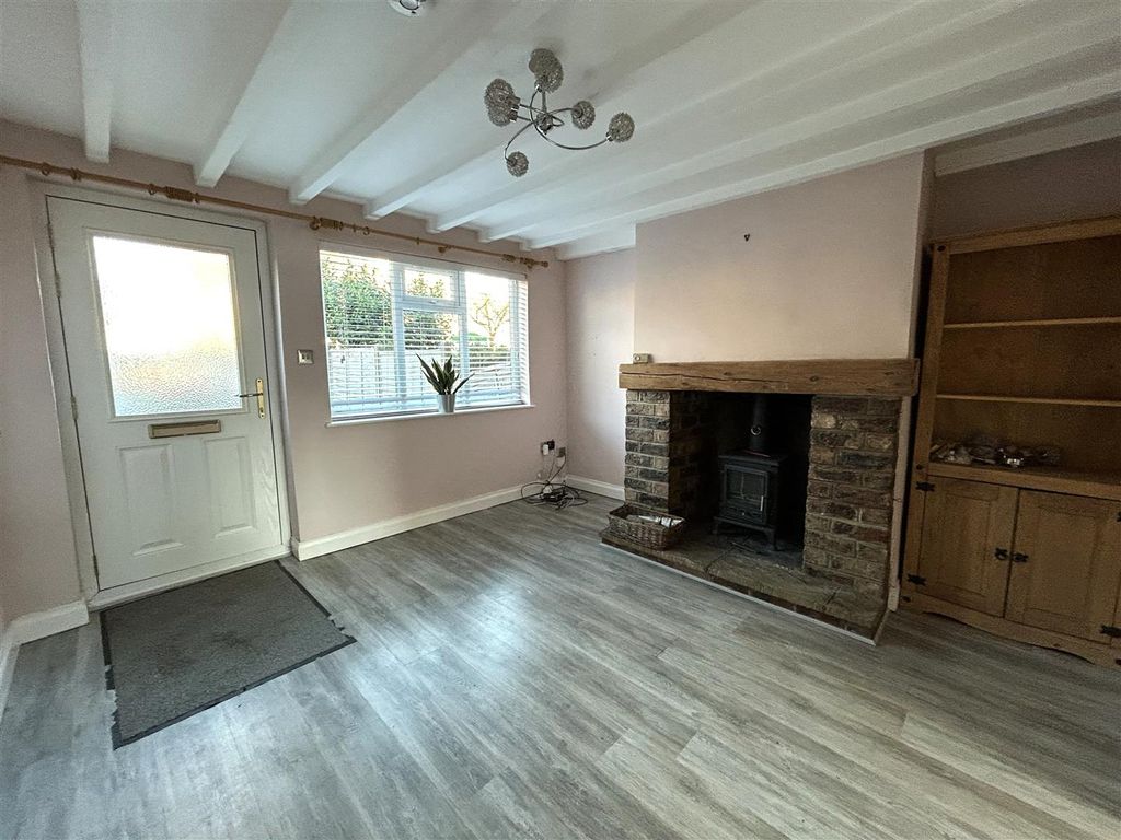 Property photo 2 of 11 Lounge