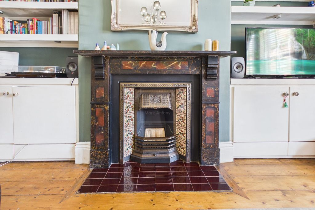 Property photo 3 of 17 Victorian Fireplace