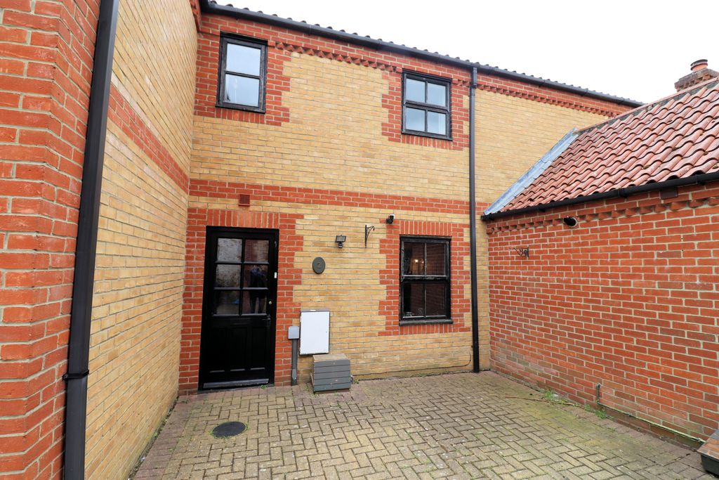 Property photo 2 of 14