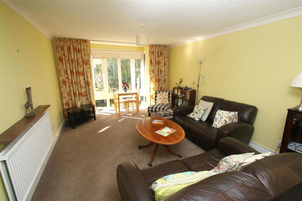 Property photo 3 of 12