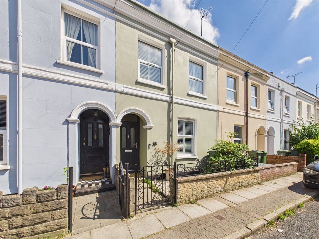 Property photo 1 of 17 Picture No. 02