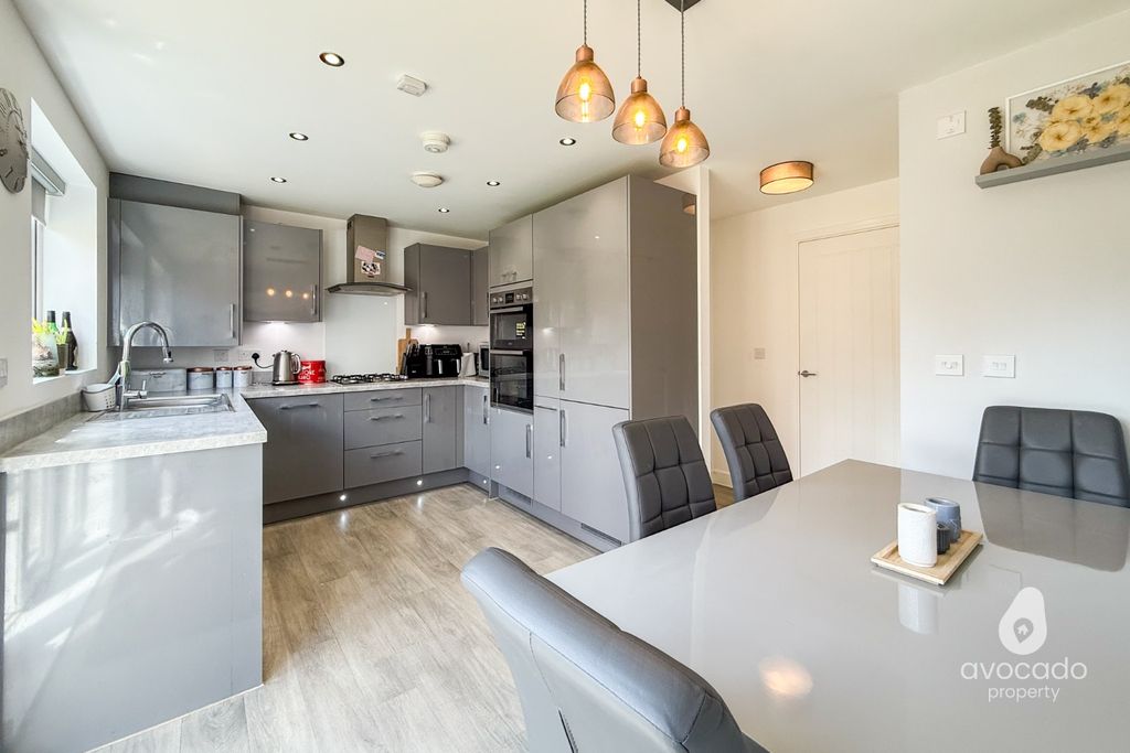 Property photo 3 of 27 5175386