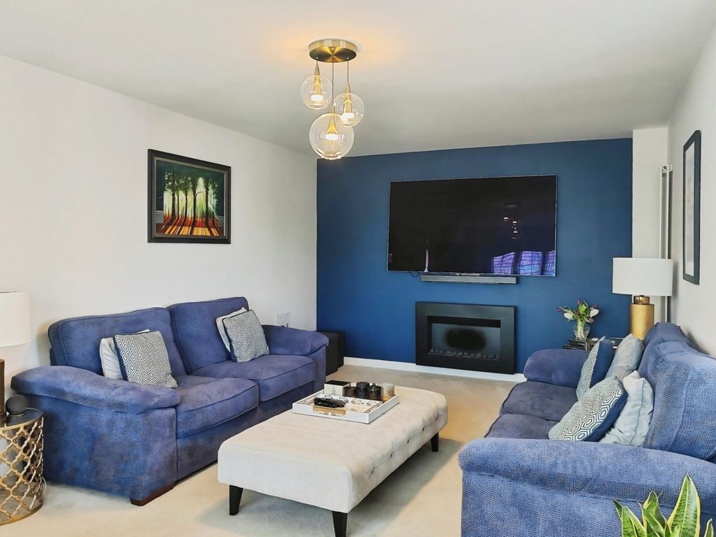 Property photo 2 of 21 Pbox-Img.Jpg