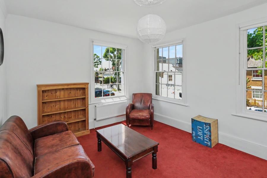 Property photo 2 of 8
