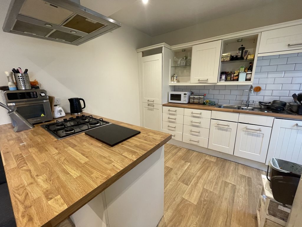 Property photo 2 of 8 Img_4591