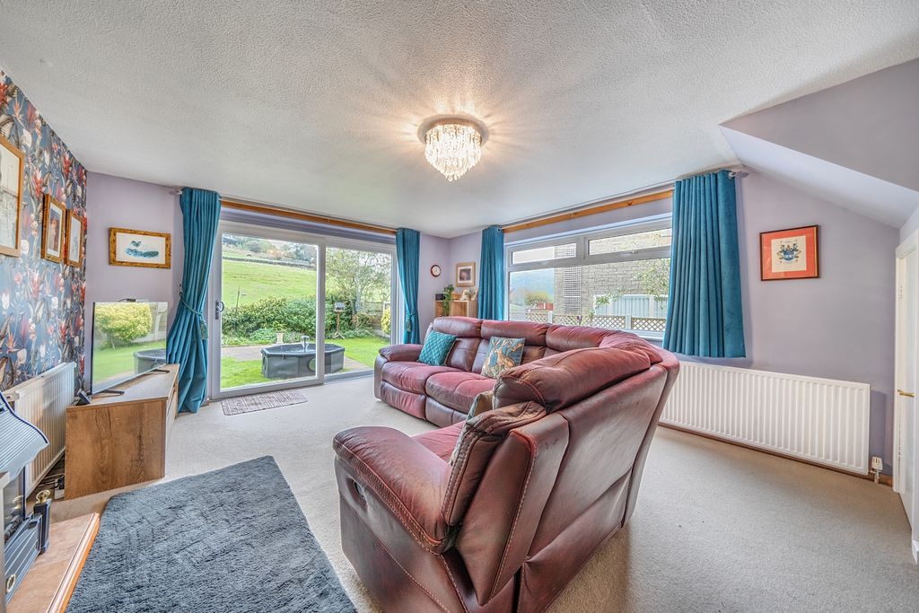 Property photo 2 of 15 1364777-16-68ee3F0d29Ea7