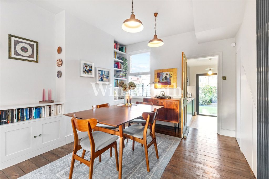 Property photo 3 of 23 Picture No. 37