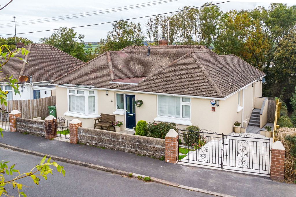 Property photo 1 of 33